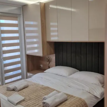 Magnat Lux Sa Garazom Apartment *