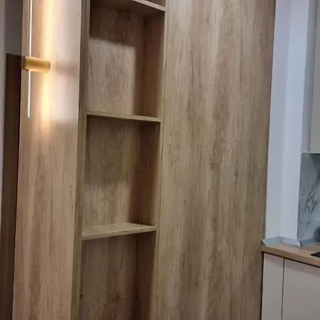 Magnat Lux Sa Garazom