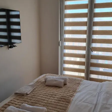 Apartment Magnat Lux Sa Garazom