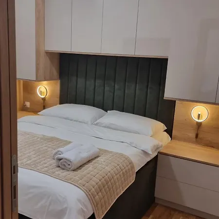 Apartment Magnat Lux Sa Garazom