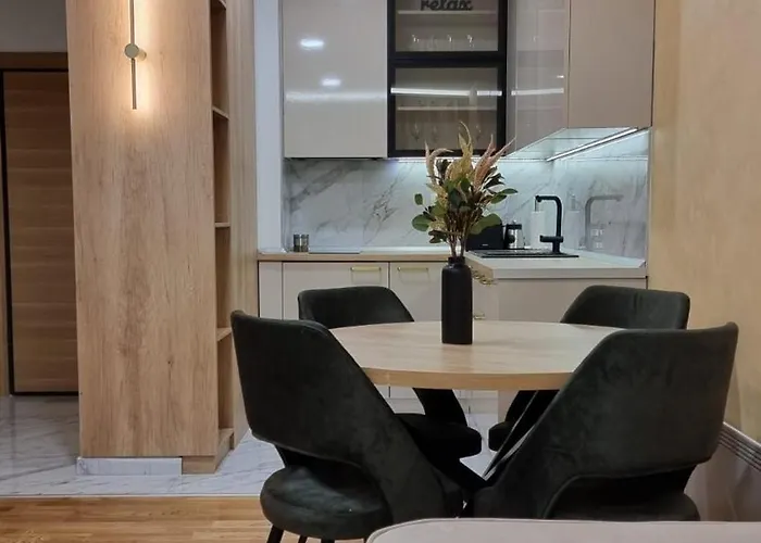 Magnat Lux Sa Garazom * Златибор