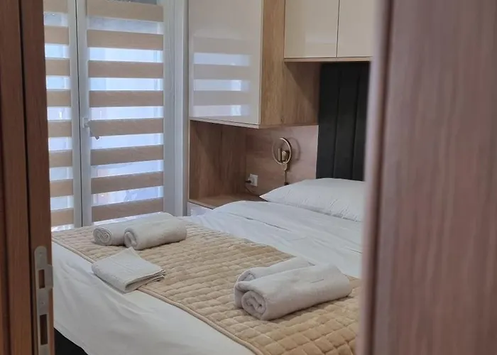 Magnat Lux Sa Garazom * Златибор