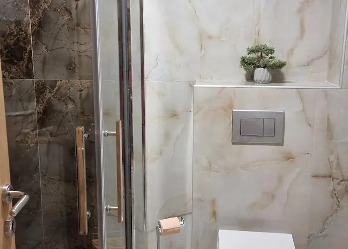 Magnat Lux Sa Garazom