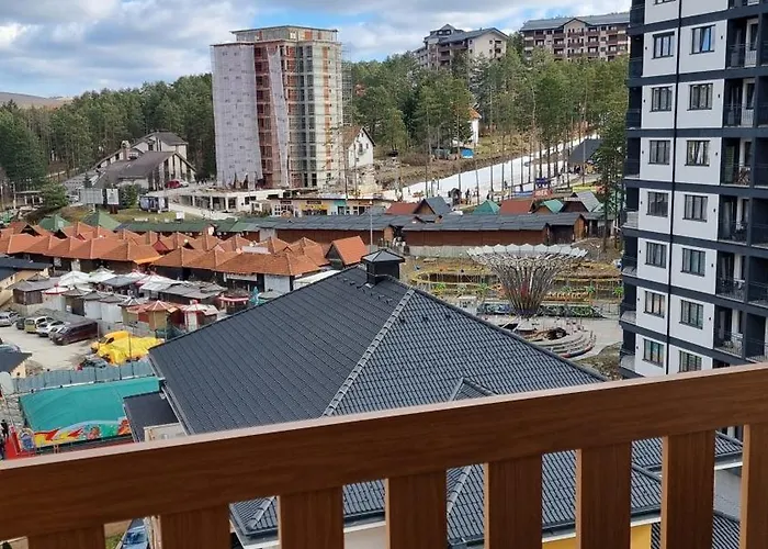 Magnat Lux Sa Garazom