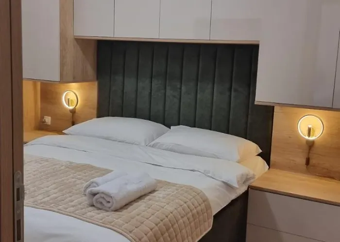 Magnat Lux Sa Garazom *