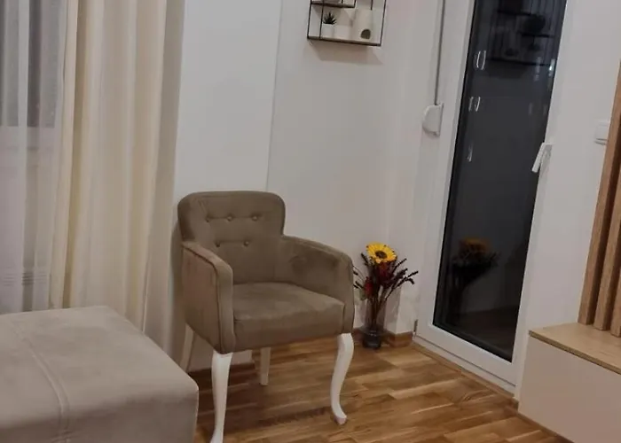 Magnat Lux Sa Garazom *